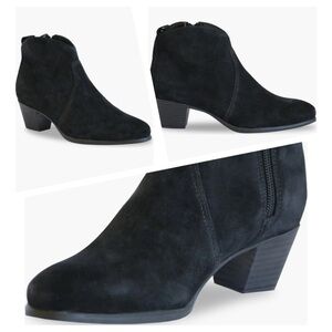 MUNRO
Tara Bootie In Black Suede size 9 M